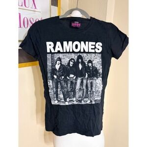 Ramones Band Graphic T-Shirt Black Short Sleeve Punk Rock Tee Womens Medium